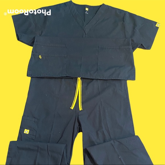 WonderWink Scrubs - Picture 2 of 2